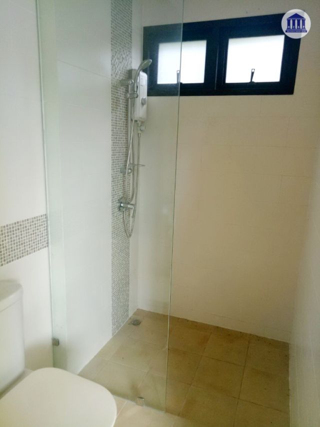 ขายบ้านพร้อมที่ดินเยอะสุด 166 ตรว. แกรนด์โบ๊ท พลาซ่า บ้านใหม่ไม่เคยเข้าอยู่