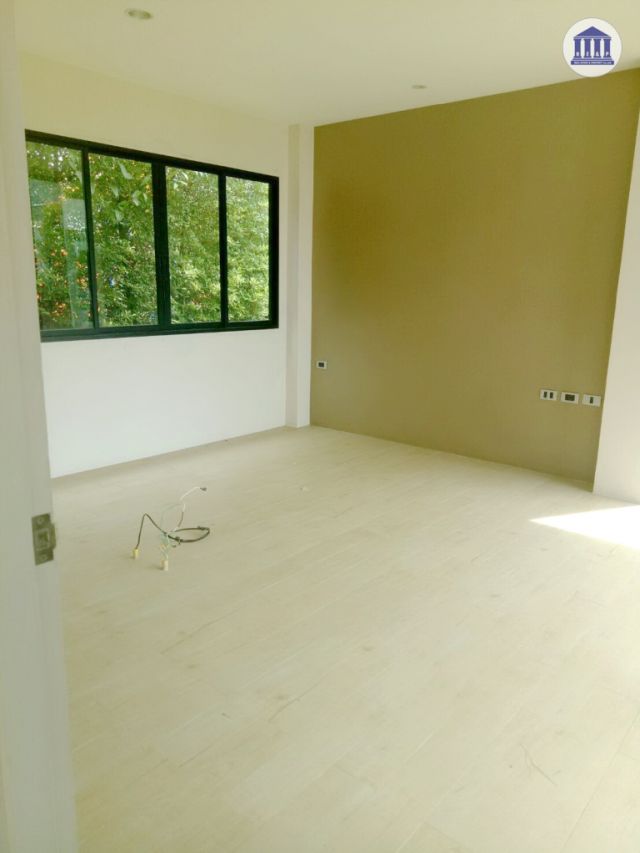 ขายบ้านพร้อมที่ดินเยอะสุด 166 ตรว. แกรนด์โบ๊ท พลาซ่า บ้านใหม่ไม่เคยเข้าอยู่