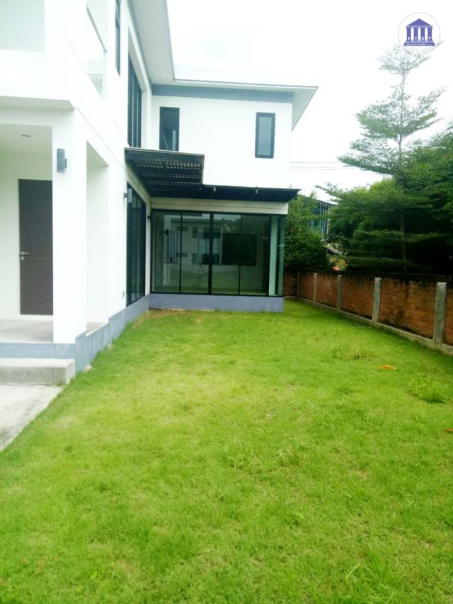 ขายบ้านพร้อมที่ดินเยอะสุด 166 ตรว. แกรนด์โบ๊ท พลาซ่า บ้านใหม่ไม่เคยเข้าอยู่