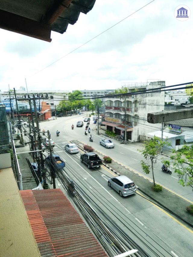 คุ้มสุดๆ ขายรวมไปเลย 3 หลังติดกัน