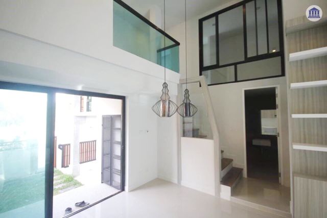 ขายบ้านพร้อมสระว่ายน้ำ พร้อมเข้าอยู่