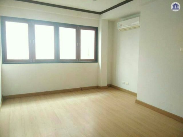 ขายด่วนๆ ทาวน์โฮม 3 ชั้น ไม่เคยเข้าอยู่ ใกล้วัดฉลอง โครงการ The Banyan Villa