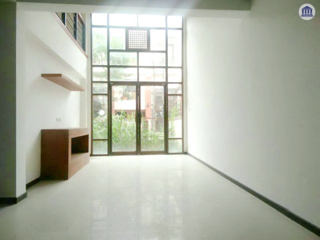 ขายด่วนๆ ทาวน์โฮม 3 ชั้น ไม่เคยเข้าอยู่ ใกล้วัดฉลอง โครงการ The Banyan Villa