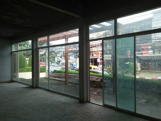 6A60113 ให้เช่าร้านขายสินค้าย่านป่าตองติดถนนเส้นหลังของเมืองป่าตอง