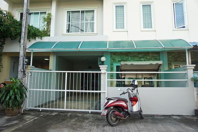 6A90716 ให้เช่าทาวน์เฮาส์ 2 ชั้น 4 ห้องนอน 3 ห้องน้ำ