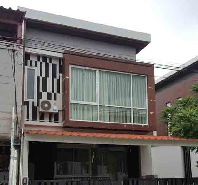 6A110177 ให้เช่าทาวน์โฮม 3 ห้องนอน  3 ห้องน้ำ   23 ตร.ว.
