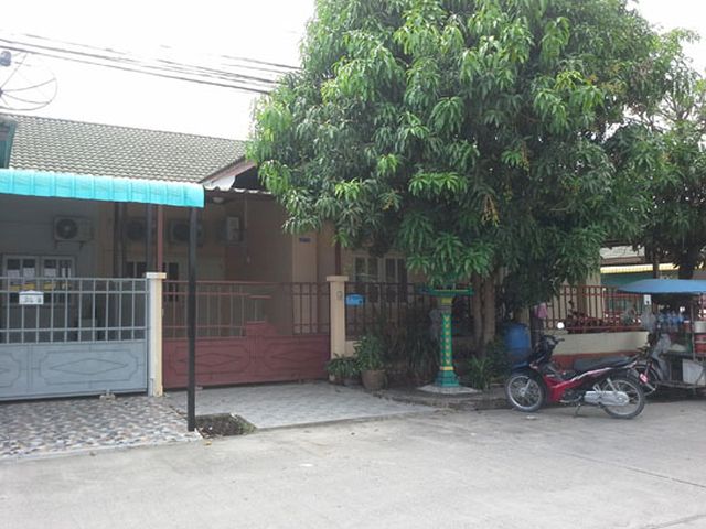 6A90416 ให้เช่าทาวน์เฮาส์ชั้นเดียว 2 ห้องนอน 1 ห้องน้ำ