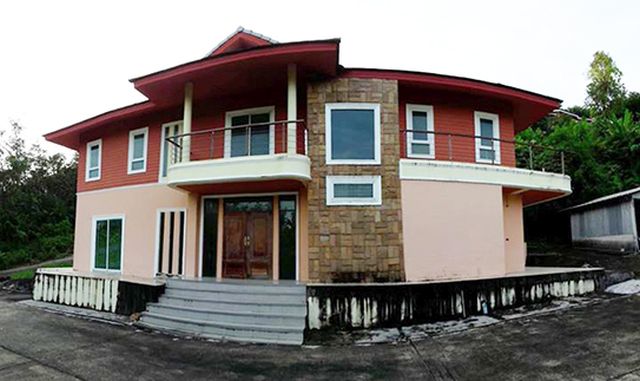 6C60059 ขายบ้านเดี่ยว 2 ชั้นอยู่ป่าตอง 10 ห้องนอน 4 ห้องน้ำ ราคา 8.0 ล้านบาท