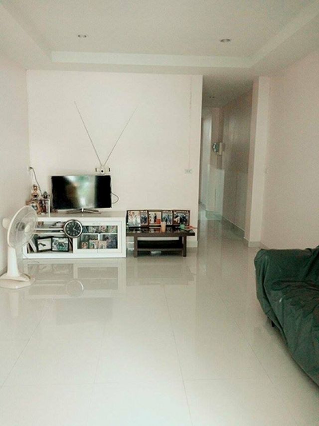 6A100931 ให้เช่าทาวน์เฮาส์ 2 ชั้น 3 ห้องนอน 3 ห้องน้ำ