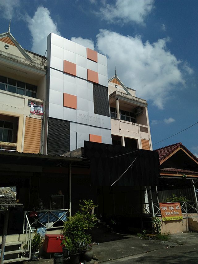 6A111314 ให้เช่าตึกอาคารพาณิชย์แบ่งเช่าชั้นล่าง 1 ห้องน้ำ พื้นที่ 50 ตรม.