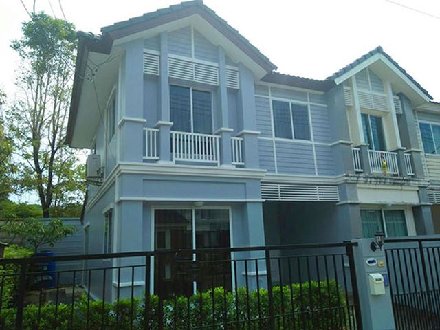 6A100948 ให้เช่าทาวน์เฮาส์ 2 ชั้น 3 ห้องนอน 2 ห้องน้ำ ราคาเช่าเดือนละ 10,000 บาท