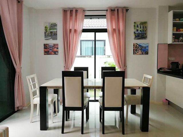 6A111317 ให้เช่าบ้านเดี่ยวสองชั้น 4 ห้องนอน 3 ห้องน้ำ พื้นที่ 60 ตรว.