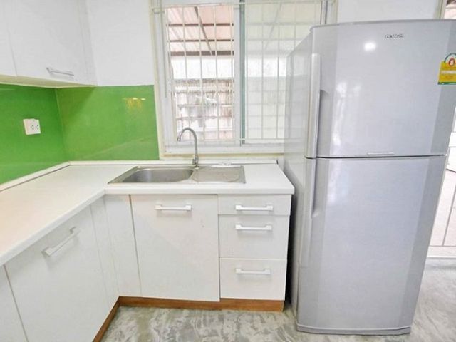 6A90740 ให้เช่าทาวน์เฮ้าส์ 2 ชั้น 3 ห้องนอน 2 ห้องน้ำ พื้นที่ 35 ตรว.