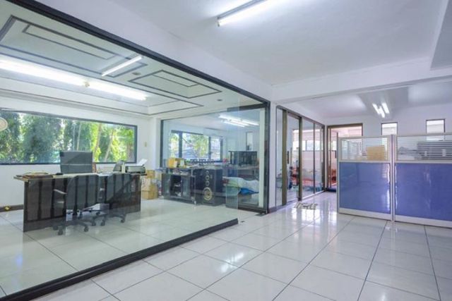 6C100163 ขายอาคารพาณิชย์ 2 คูหา 3 ชั้น พื้นที่ 72.6 ตรว.