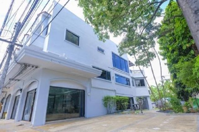 6C100163 ขายอาคารพาณิชย์ 2 คูหา 3 ชั้น พื้นที่ 72.6 ตรว.