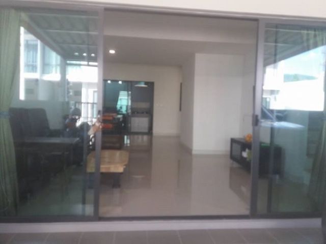 6A111324 ให้เช่าทาวน์เฮ้าส์ 2 ชั้น 3 ห้องนอน 2 ห้องน้ำ เนื้อที่ 118 ตรม.