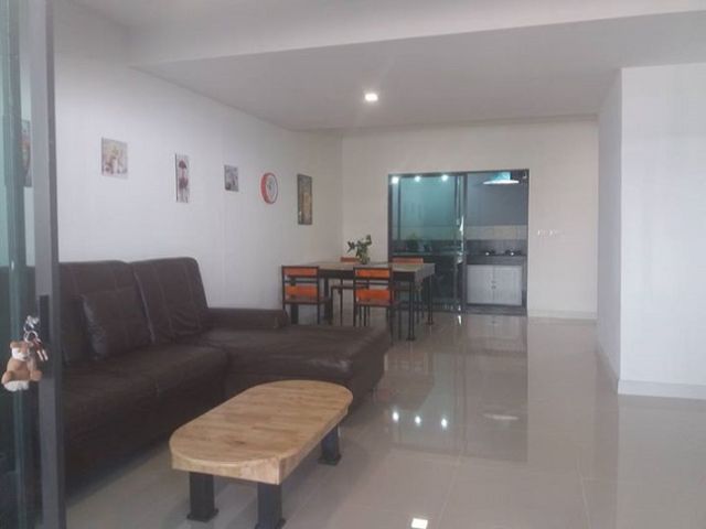 6A111324 ให้เช่าทาวน์เฮ้าส์ 2 ชั้น 3 ห้องนอน 2 ห้องน้ำ เนื้อที่ 118 ตรม.