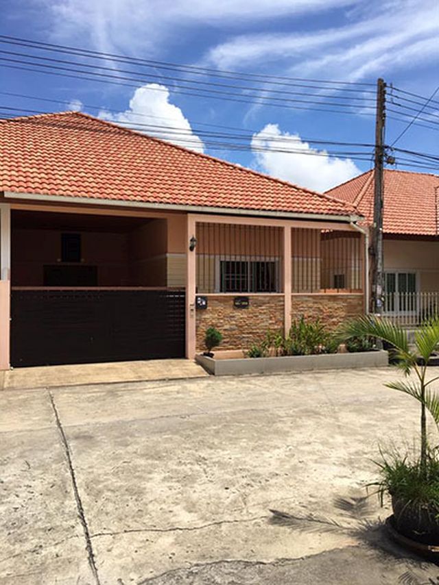 6A111335 ให้เช่าบ้านแฝดชั้นเดียว 2 ห้องนอน 2 ห้องน้ำ ราคาเช่าเดือนละ 17,000 บาท