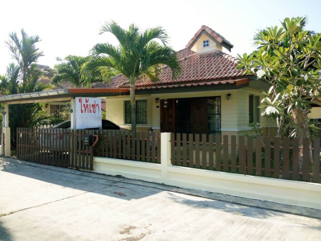 6A120410 ให้เช่าบ้านเดี่ยว 1 ชั้นพร้อมที่จอดรถยนต์ เดือนละ 12,000 บ.