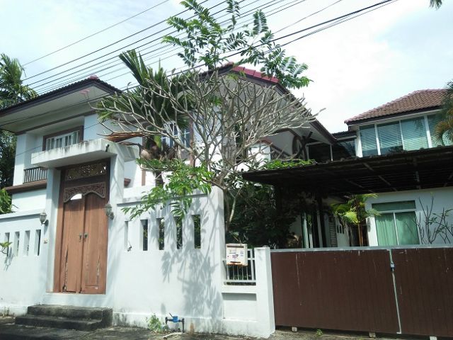 6A40289 ให้เช่าบ้านเดี่ยว 2 ชั้น 3 ห้องนอน 3 ห้องน้ำ พื้นที่ 85 ตรว.