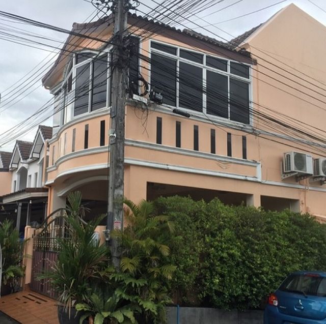 6A100972 ให้เช่าทาวน์เฮ้าส์ 2 ชั้น 3 ห้องนอน 2 ห้องน้ำ เนื้อที่ 21.4 ตรว.