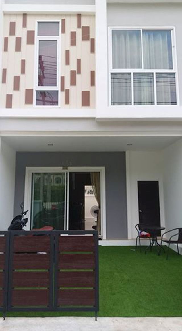 6A120412 ให้เช่าทาวน์เฮ้าส์ 2 ชั้น 3 ห้องนอน 3 ห้องน้ำ เนื้อที่ 19 ตรว.