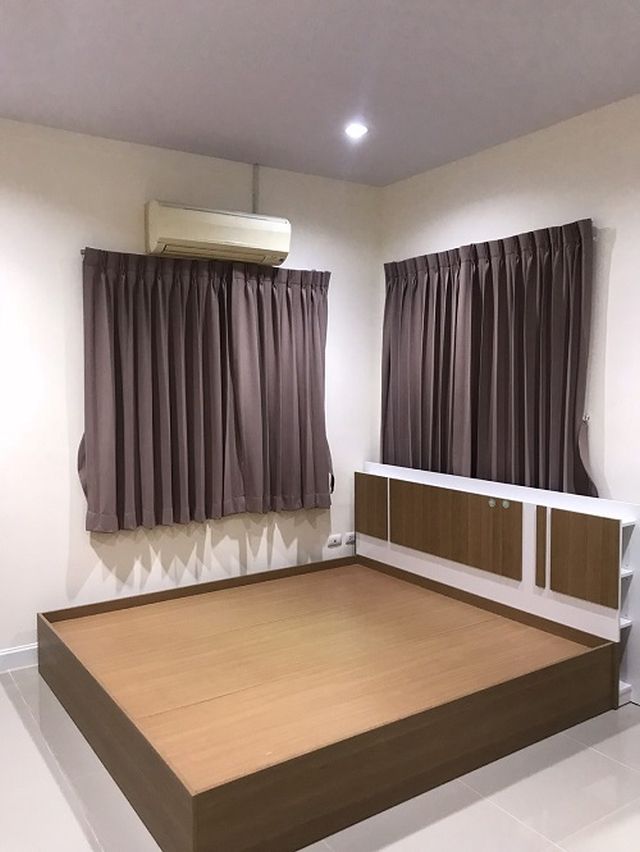 6A120426 ให้เช่าทาวน์เฮ้าส์ 2 ชั้น 4 ห้องนอน 2 ห้องน้ำ พื้นที่ 25 ตรว.