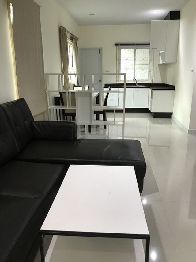 6A120426 ให้เช่าทาวน์เฮ้าส์ 2 ชั้น 4 ห้องนอน 2 ห้องน้ำ พื้นที่ 25 ตรว.