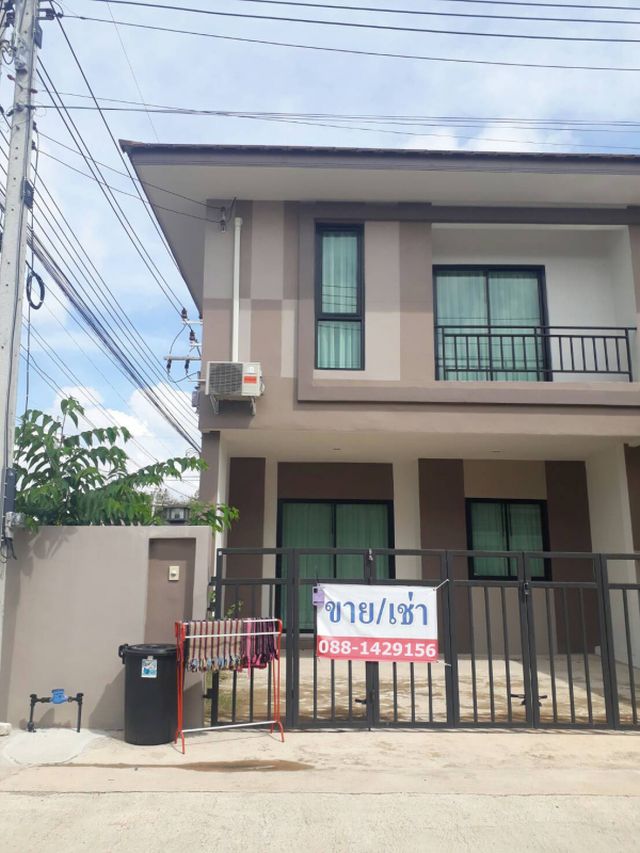 6A20050 ให้เช่าทาวน์เฮาส์ 2 ชั้น 3 ห้องนอน 2 ห้องน้ำ ราคาเช่าเดือนละ 14,000 บาท
