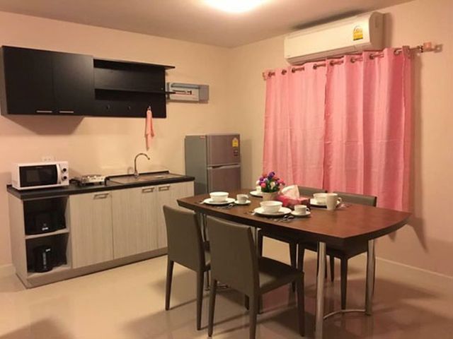 6A110449 ให้เช่าทาวน์เฮาส์ 2 ชั้น 3 ห้องนอน 2 ห้องน้ำ