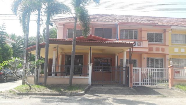 6A101011 ให้เช่าทาวน์เฮ้าส์ 2 ชั้น 3 ห้องนอน 2 ห้องน้ำ พื้นที่ 45 ตรว.