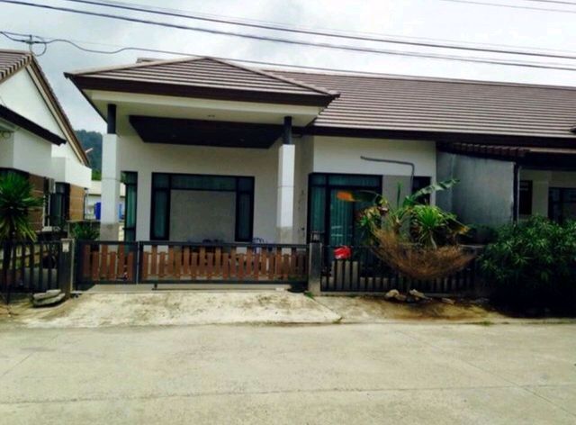 6A101017 ให้เช่าบ้านแฝดชั้นเดียว 3 ห้องนอน 2 ห้องน้ำ เดือนละ 12,000 บ.