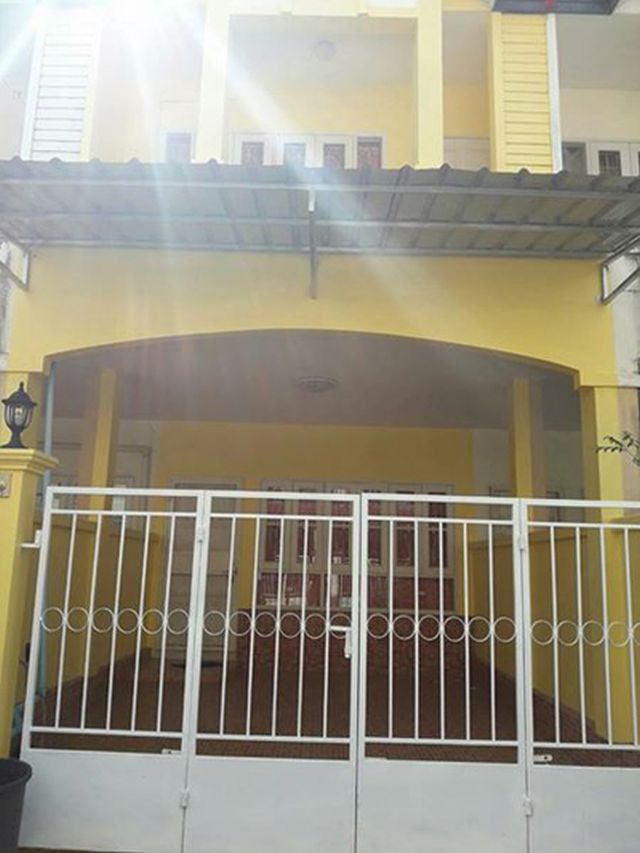 6A90762 ให้เช่าทาวน์เฮาส์ 2 ชั้น 3 ห้องนอน 2 ห้องน้ำ ราคาเช่าเดือนละ 12,000 บาท