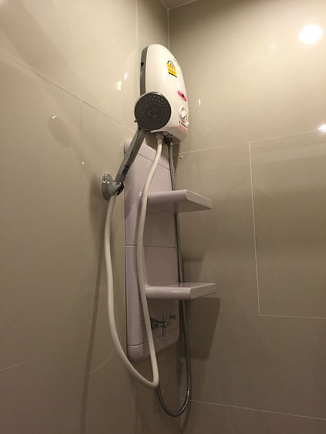 6A101018 ให้เช่าคอนโด The Base Uptown พื้นที่ 32 ตร.ม. 1 ห้องนอน 1 ห้องน้ำ