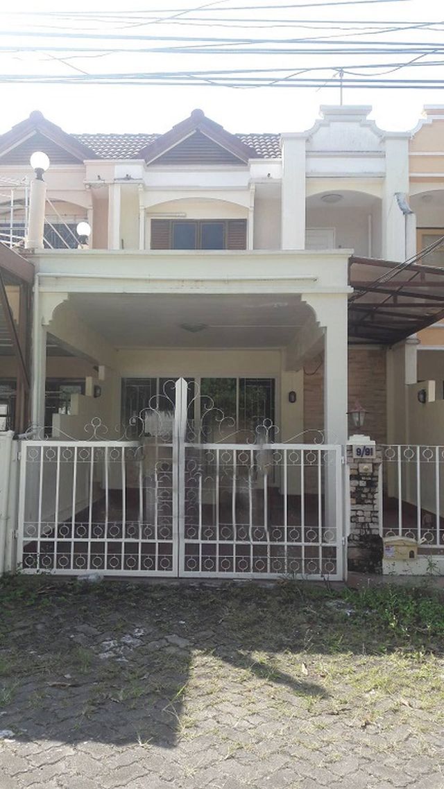 6A90772 ให้เช่าทาวน์เฮ้าส์ 2 ชั้น 3 ห้องนอน 2 ห้องน้ำ พื้นที่ 25 ตรว.