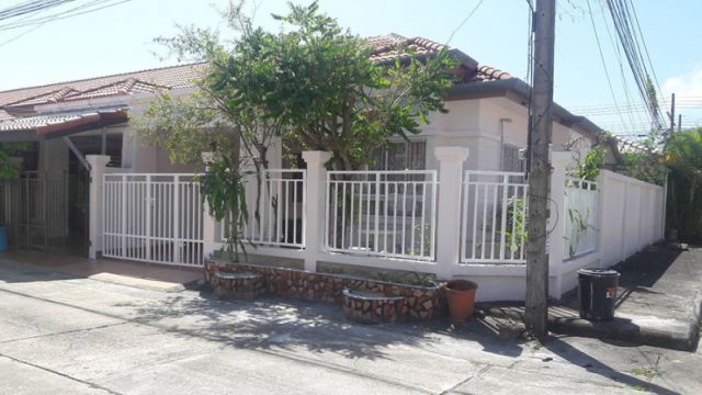 6A101023 ให้เช่าทาวน์เฮ้าส์ ชั้นเดียวใจกลางเมือง พื้นที่ 29 ตรว. 2 นอน 1 น้ำ .