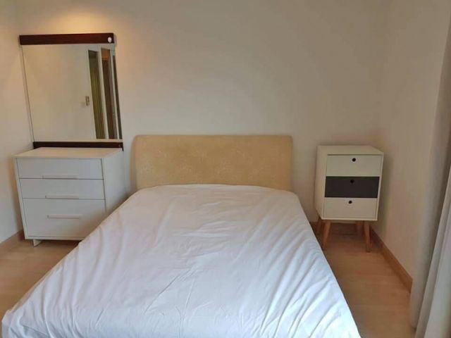 6A111402 ให้เช่าคอนโดย่านเศรษฐกิจ เฟอร์นิเจอร์ครบครัน ใกล้ห้างสรรพสินค้า.