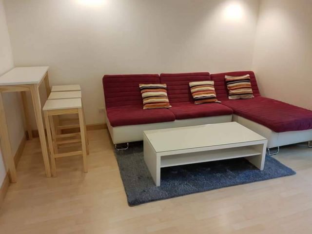 6A111402 ให้เช่าคอนโดย่านเศรษฐกิจ เฟอร์นิเจอร์ครบครัน ใกล้ห้างสรรพสินค้า.