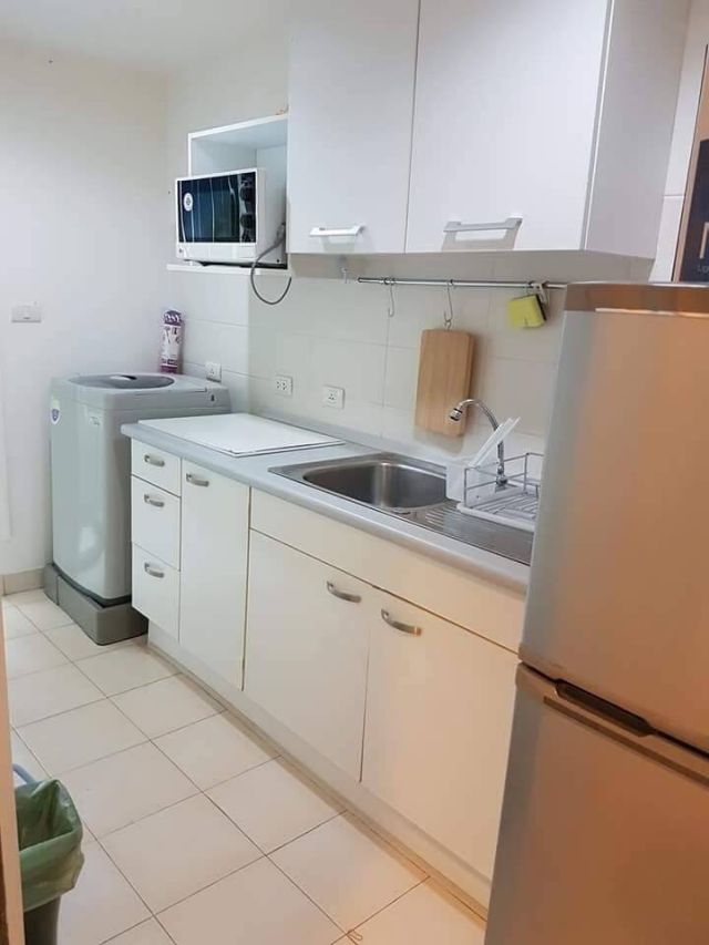 6A111402 ให้เช่าคอนโดย่านเศรษฐกิจ เฟอร์นิเจอร์ครบครัน ใกล้ห้างสรรพสินค้า.