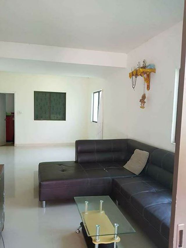 6A111409 ให้เช่าทาวน์เฮ้าส์สองชั้น 3ห้องนอน 2ห้องน้ำ พื้นที่ 21 ตรว.