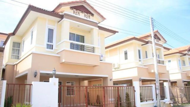 6A111411 ให้เช่าบ้านเดี่ยว 2 ชั้น 3 ห้องนอน 3 ห้องน้ำ พร้อมเฟอร์นิเจอร์