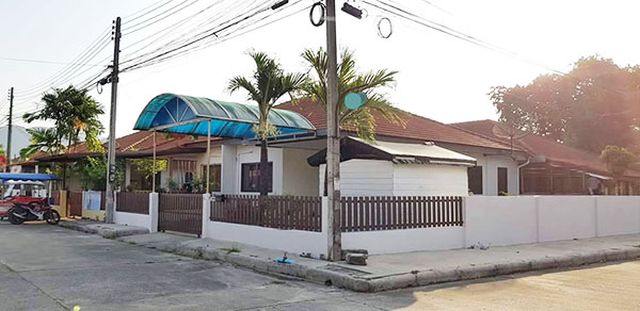 6A40294 ให้เช่าบ้านแฝดชั้นเดียว 2 ห้องนอน 1 ห้องน้ำ พื้นที่ 40 ตรว.