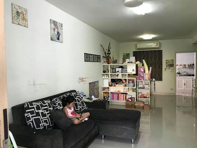 6C120169 ขายทาวน์เฮ้าส์ 2 ชั้น 3 ห้องนอน 2 ห้องน้ำ พื้นที่ 20 ตรว.