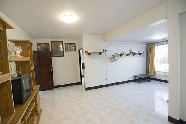 6A90792 ให้เช่าบ้านแฝดชั้นเดียว 3 ห้องนอน 3 ห้องน้ำ พื้นที่ 40 ตรว.