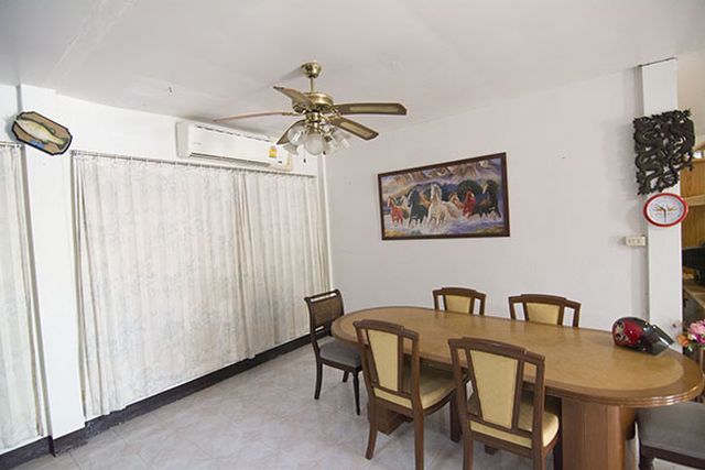 6A90792 ให้เช่าบ้านแฝดชั้นเดียว 3 ห้องนอน 3 ห้องน้ำ พื้นที่ 40 ตรว.