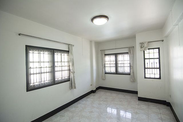 6A90792 ให้เช่าบ้านแฝดชั้นเดียว 3 ห้องนอน 3 ห้องน้ำ พื้นที่ 40 ตรว.