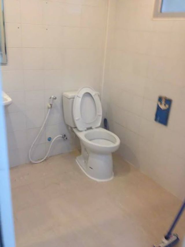 6A111423 ให้เช่าทาวน์เฮ้าส์ 2 ชั้น 2 ห้องนอน 2 ห้องน้ำ พื้นที่ 25 ตรว.