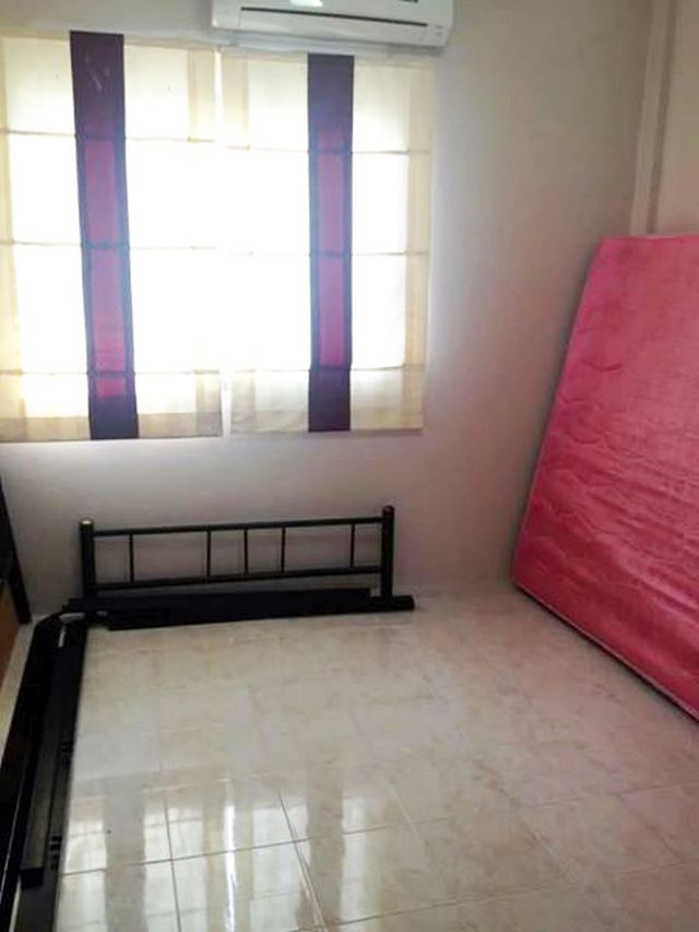 6A111423 ให้เช่าทาวน์เฮ้าส์ 2 ชั้น 2 ห้องนอน 2 ห้องน้ำ พื้นที่ 25 ตรว.