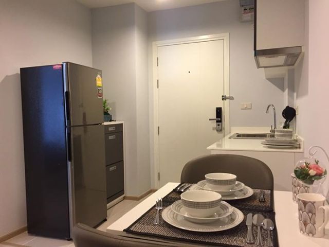 6A111421 ให้เช่าคอนโด วิวสระ เฟอร์นิเจอร์ครบ บรรยากาศดี เดือนละ 14,000 บ.