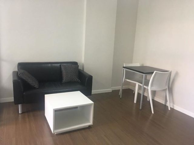 6A111422 ให้เช่าคอนโด วิวสระ เฟอร์นิเจอร์ครบ ราคาถูก เดือนละ 9,000 บ.